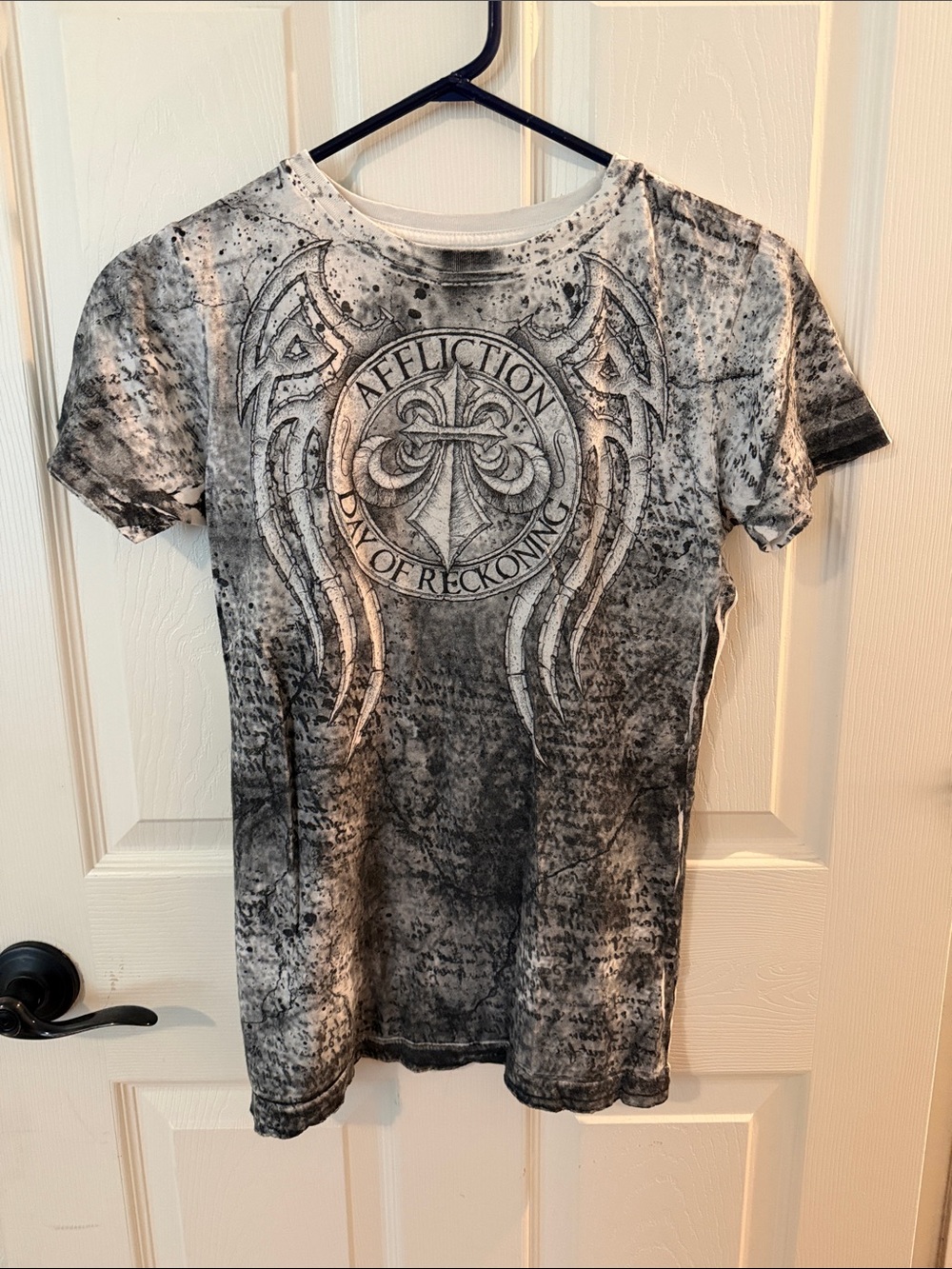 Y2K! Affliction Black & Gray Graphic Short Sleeve Tee